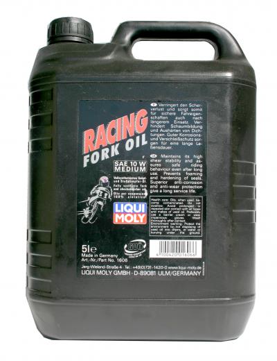 Масло для вилок и амортизаторов  Racing Fork Oil Medium SAE 10W .