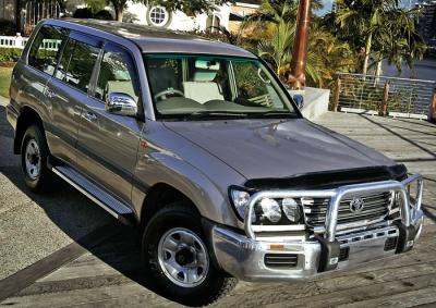 Дефлекторы стекол Toyota Land Cruiser (J100) 1998 - 2007.