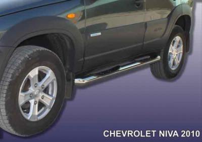 Пороги d76 с проступями Chevrolet Niva 2010.