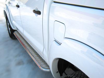 Пороги Toyota Hilux.